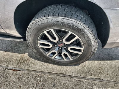 2022 GMC Yukon XL AT4
