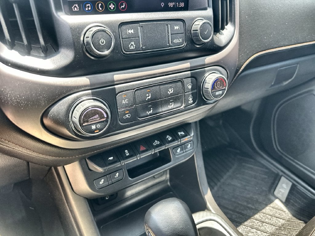 2022 GMC Canyon 4WD AT4 w/Leather
