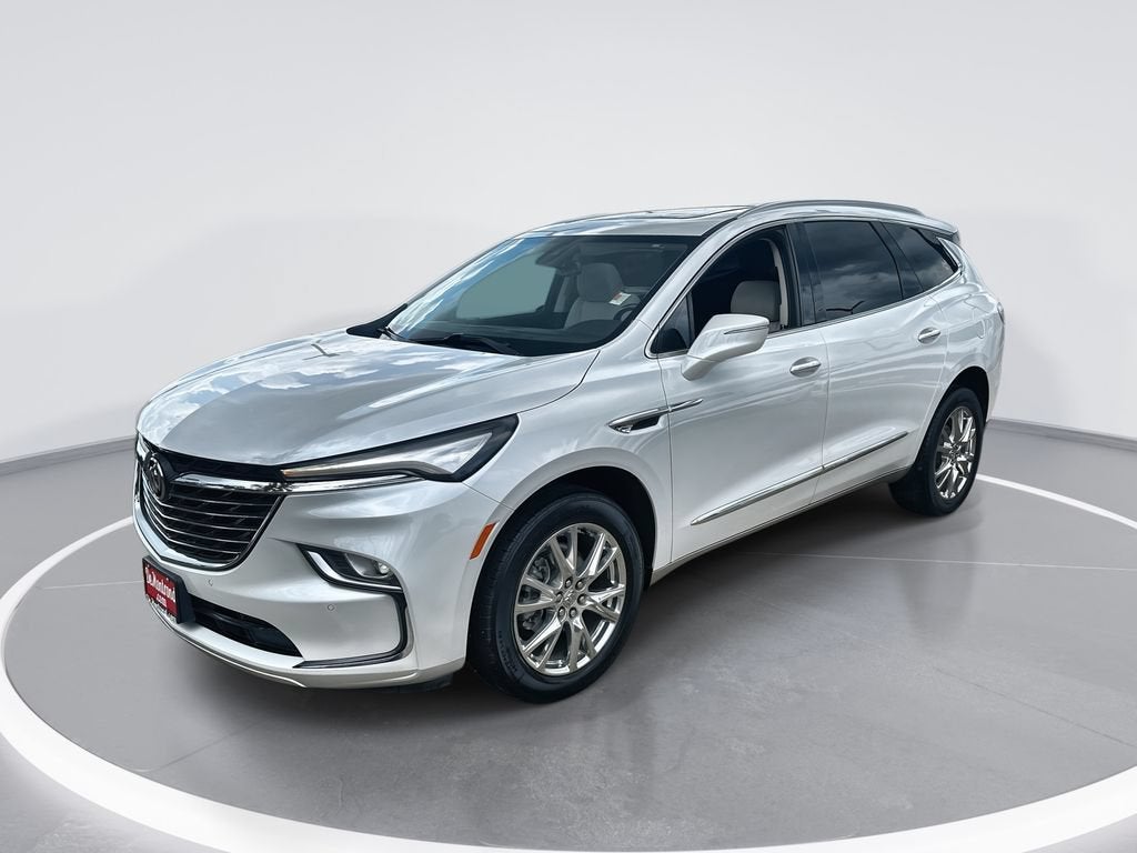 2023 Buick Enclave Essence