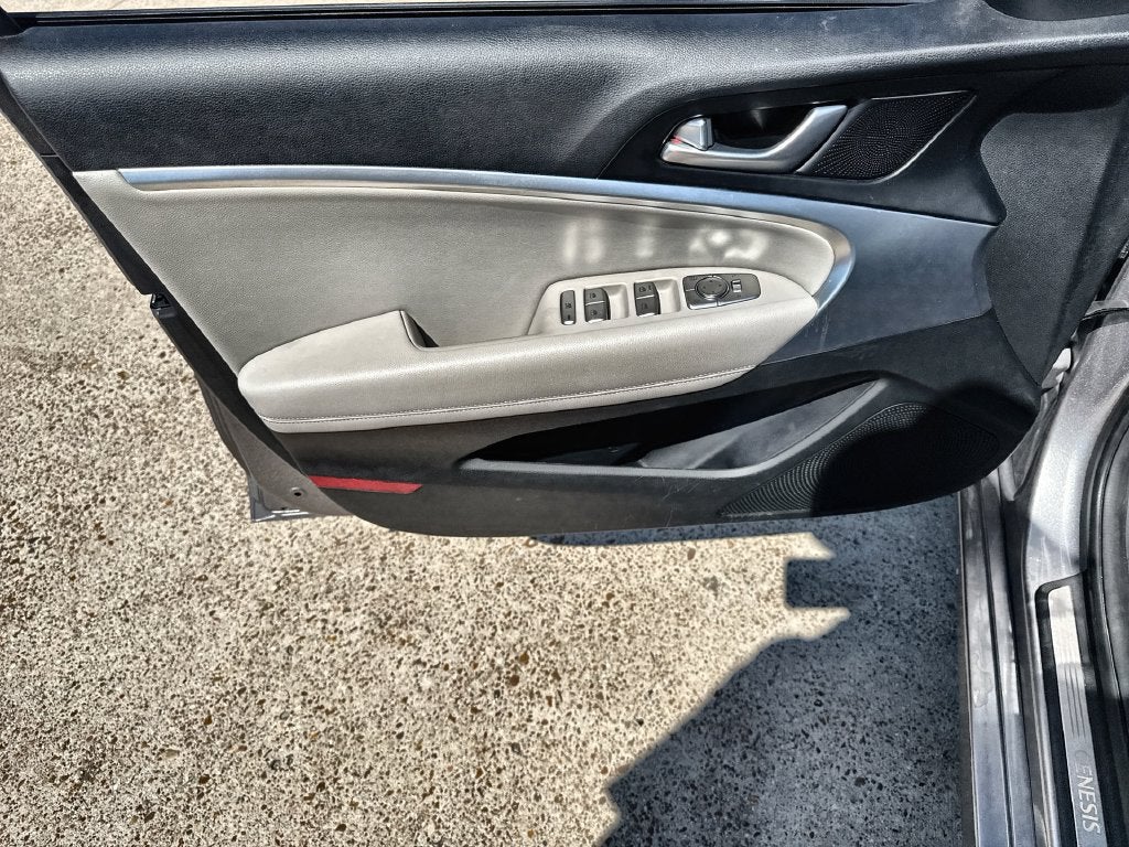 2022 Genesis G70 2.0T