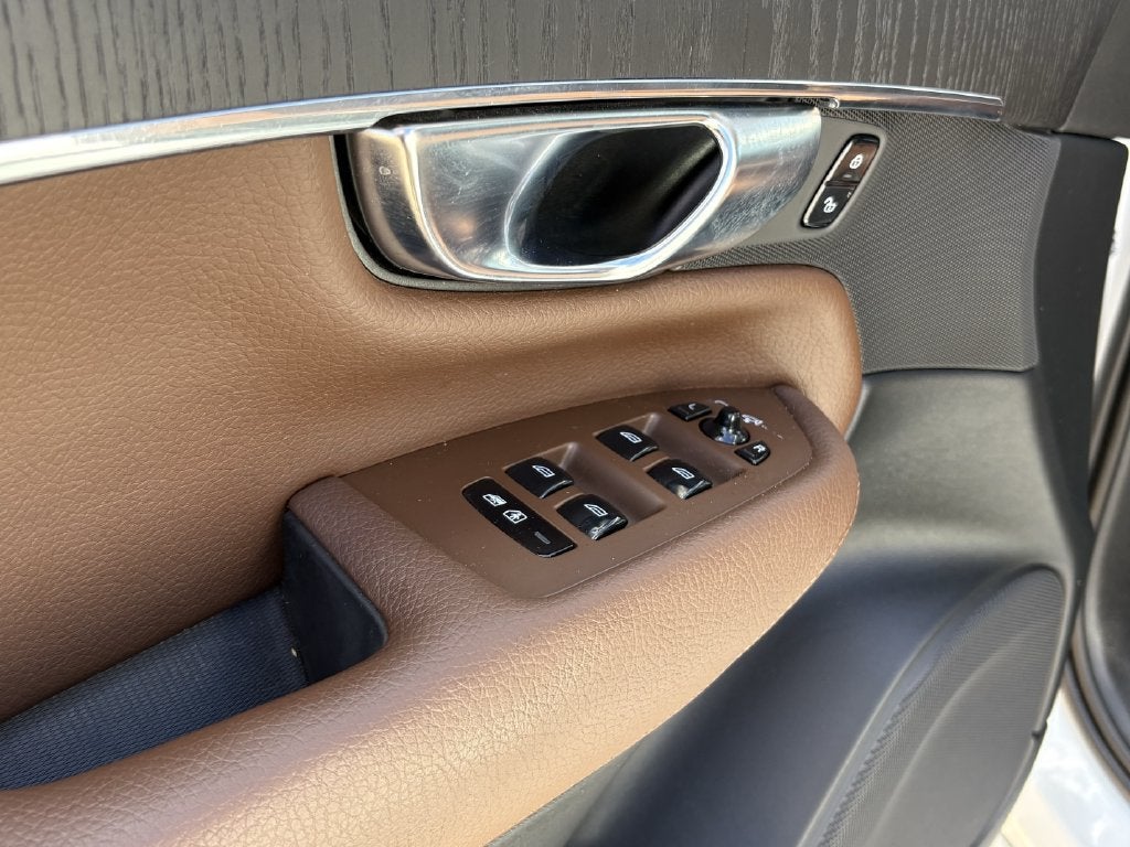 2020 Volvo XC90 Momentum