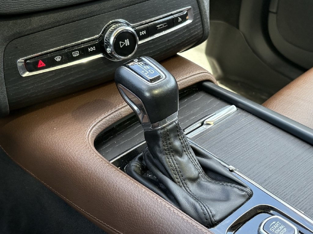 2020 Volvo XC90 Momentum
