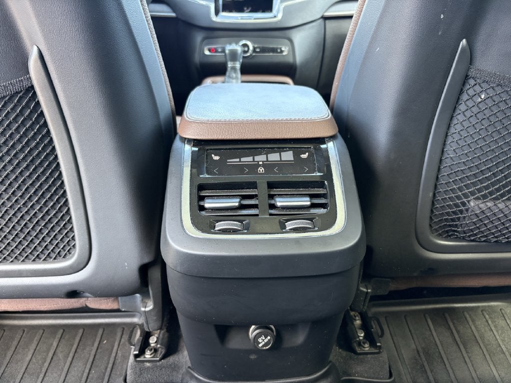 2020 Volvo XC90 Momentum