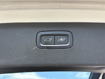 2020 Volvo XC90 Momentum