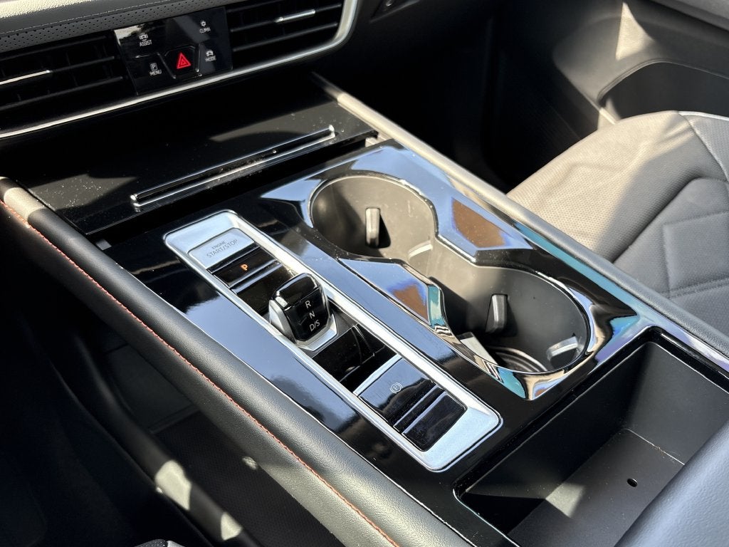 2024 Volkswagen Atlas 2.0T Peak Edition SEL
