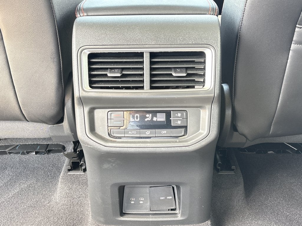 2024 Volkswagen Atlas 2.0T Peak Edition SEL