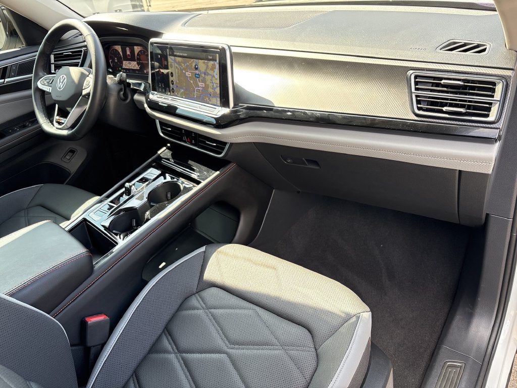 2024 Volkswagen Atlas 2.0T Peak Edition SEL