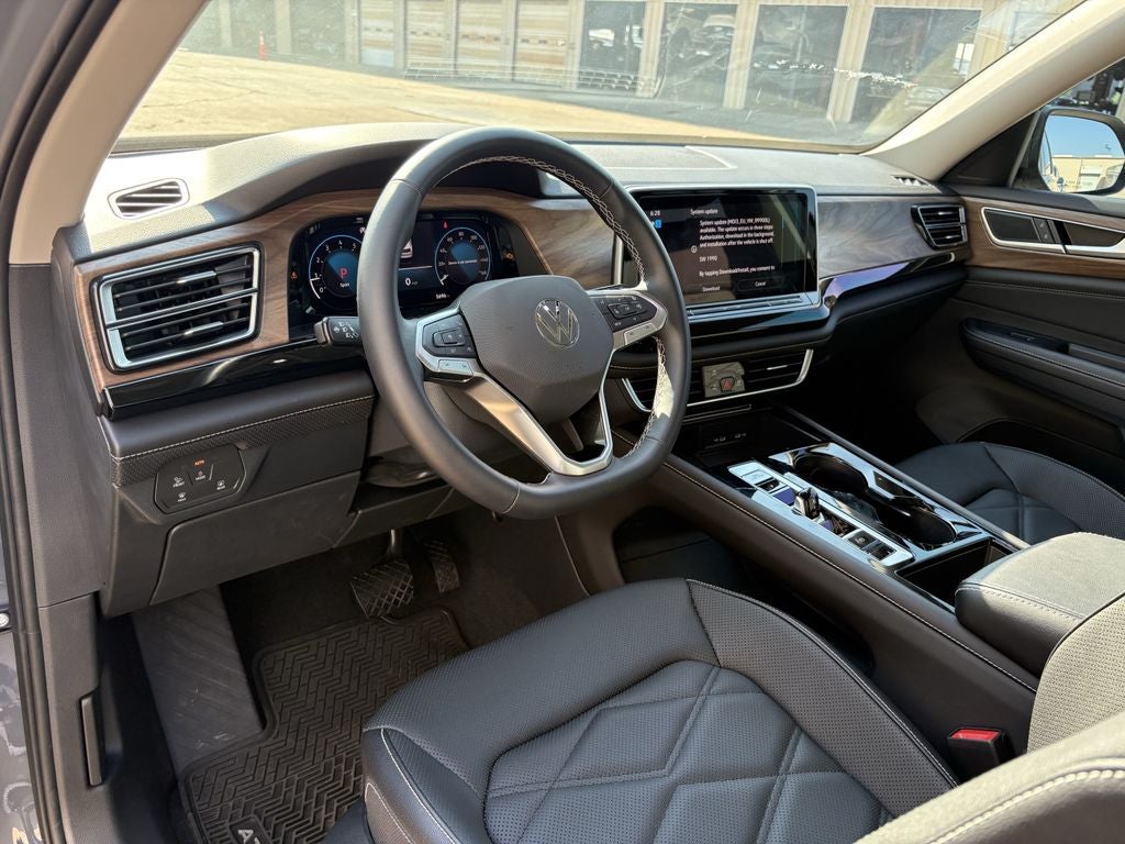 2025 Volkswagen Atlas 2.0T SE w/ Technology