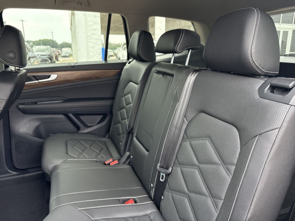 2025 Volkswagen Atlas 2.0T SE w/ Technology