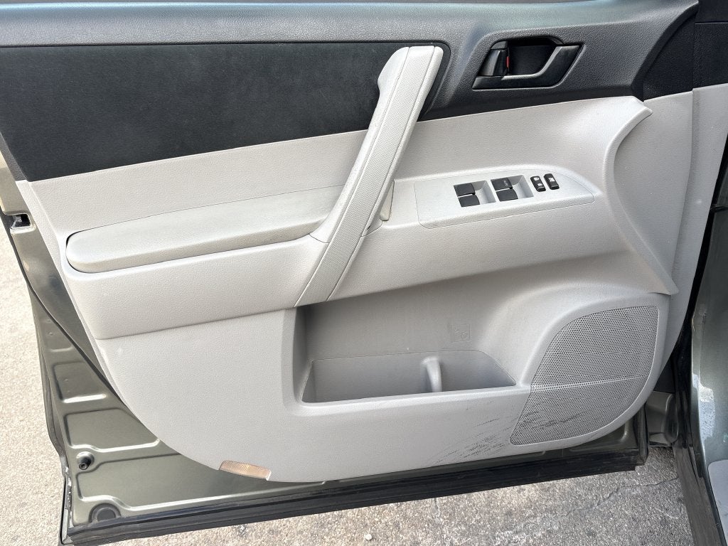 2010 Toyota Highlander Base