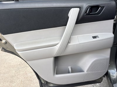 2010 Toyota Highlander Base