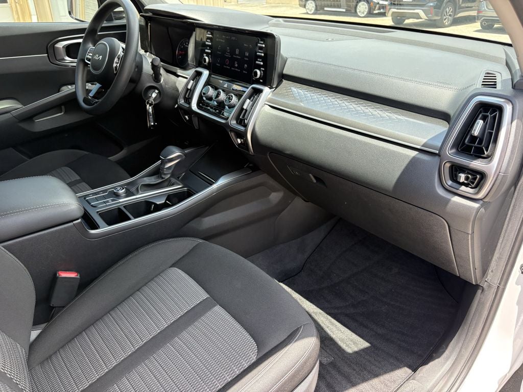 2023 Kia Sorento LX