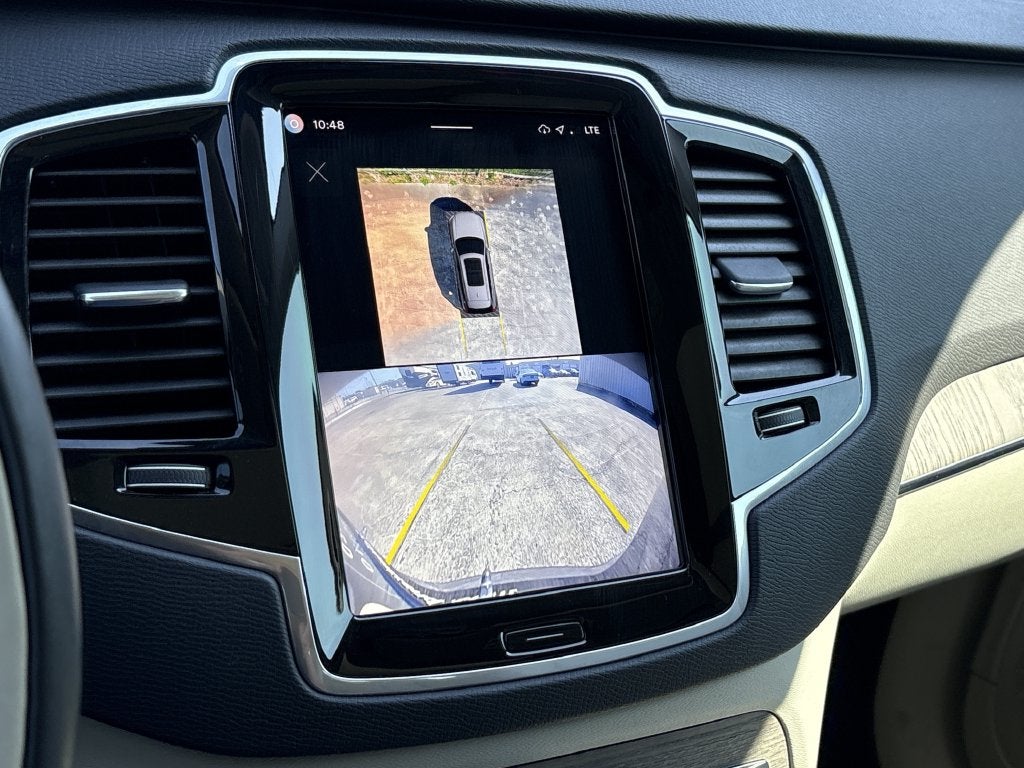 2024 Volvo XC90 B6 Plus Bright Theme