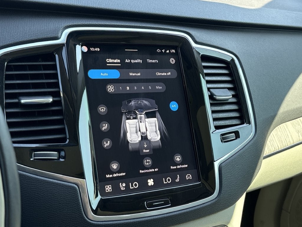2024 Volvo XC90 B6 Plus Bright Theme