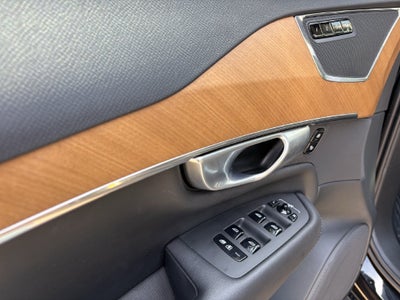 2024 Volvo XC90 B5 Plus