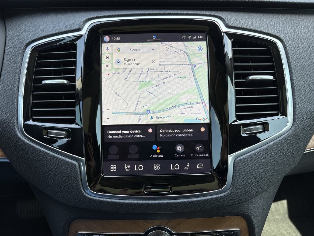2024 Volvo XC90 B5 Plus