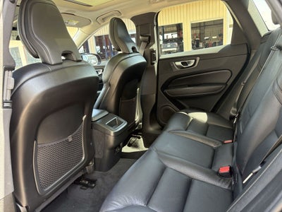 2024 Volvo XC60 B5 Plus Dark Theme