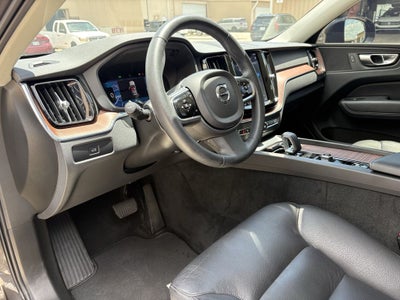 2024 Volvo XC60 B5 Plus Dark Theme
