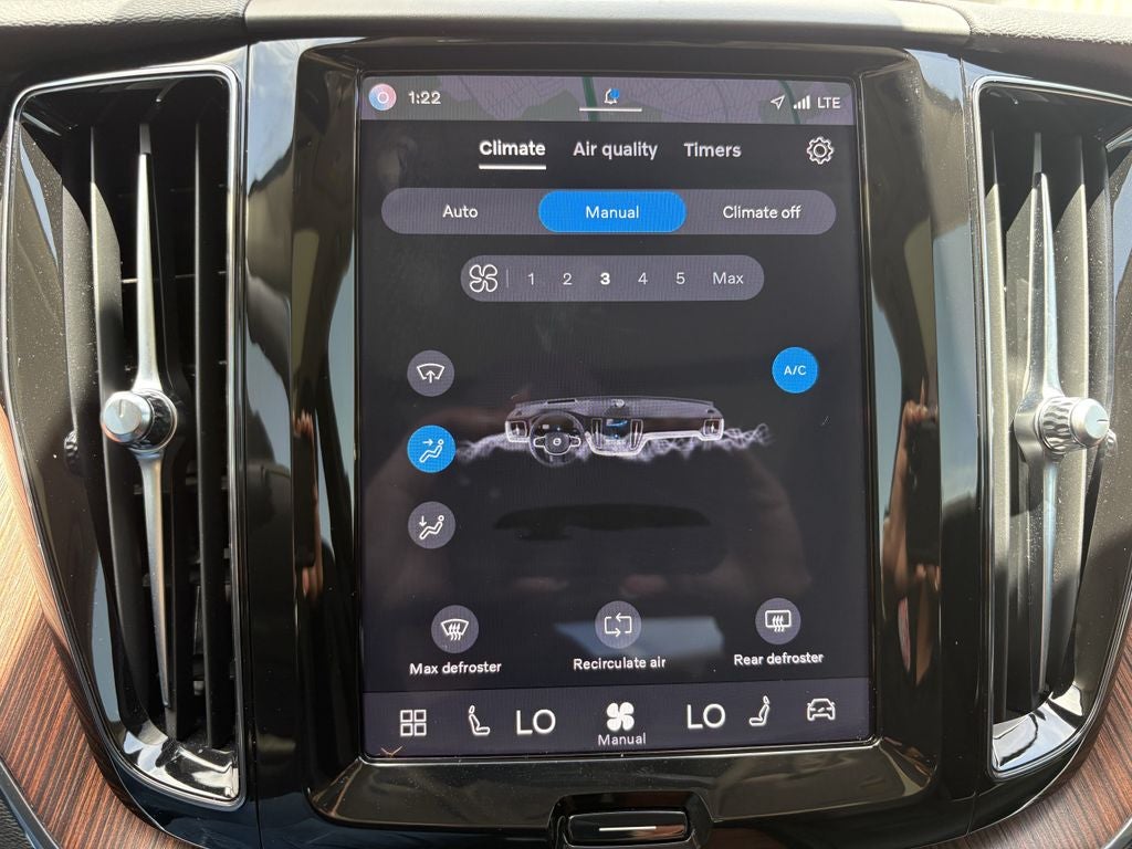 2024 Volvo XC60 B5 Plus Dark Theme
