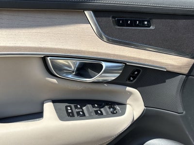 2026 Volvo XC90 B5 Plus