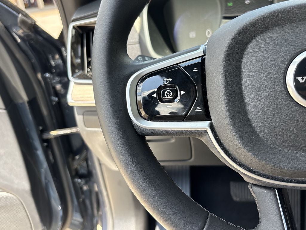 2026 Volvo XC90 B5 Plus