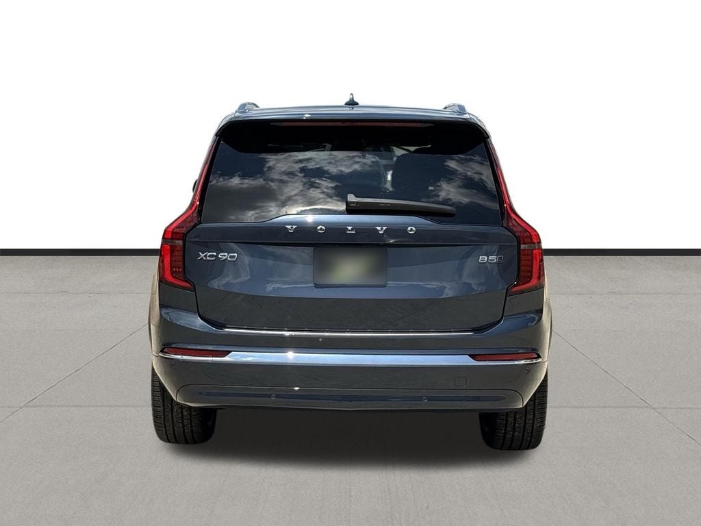 2026 Volvo XC90 B5 Plus