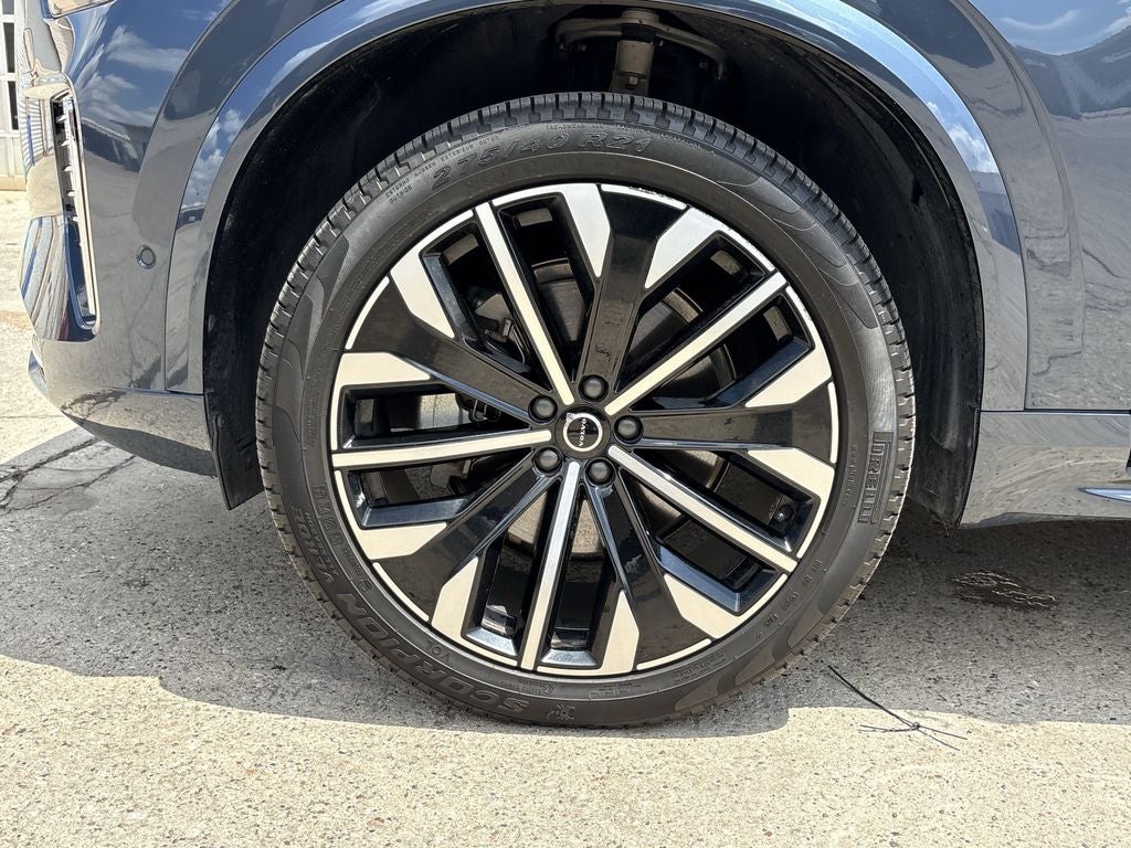 2026 Volvo XC90 B5 Plus