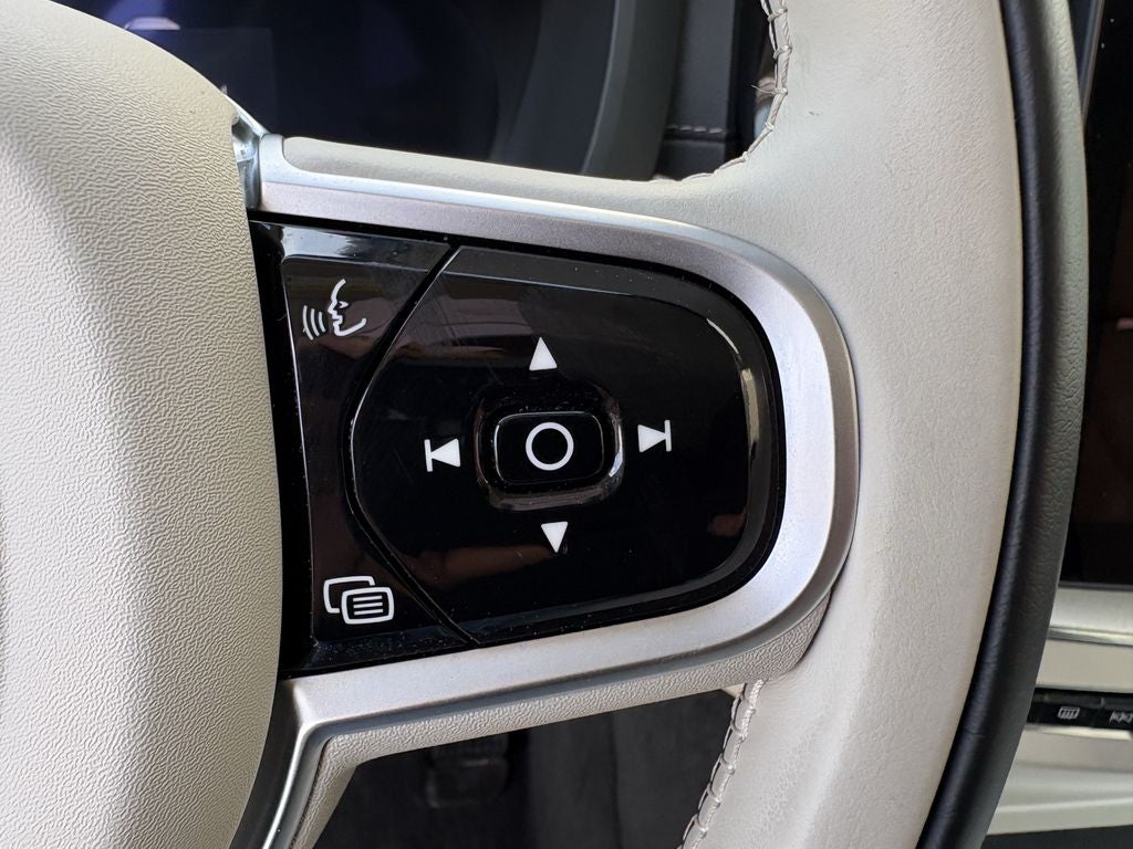 2026 Volvo XC60 B5 Ultra