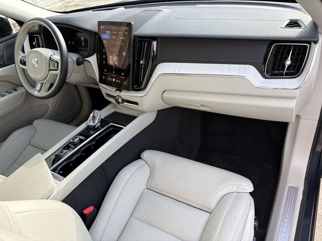 2026 Volvo XC60 B5 Ultra