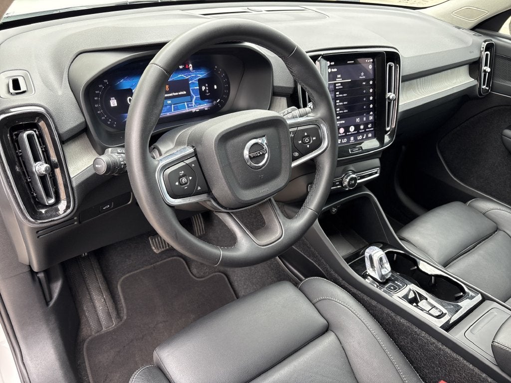 2026 Volvo XC40 B5 Plus
