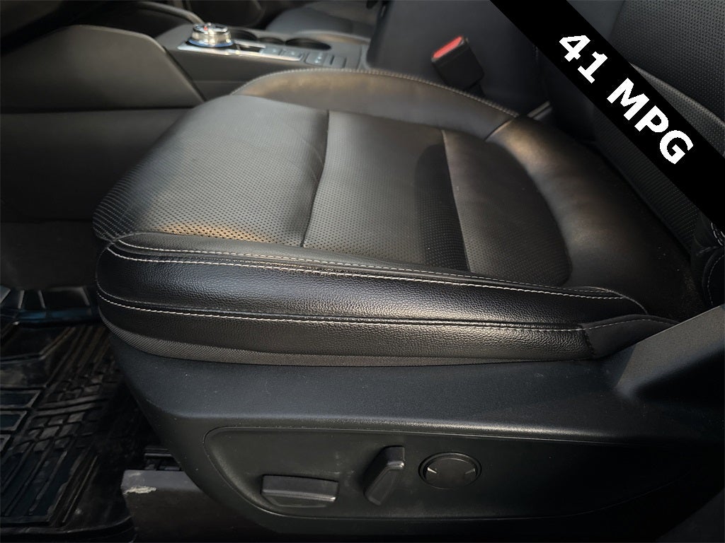 2020 Ford Escape Titanium Hybrid