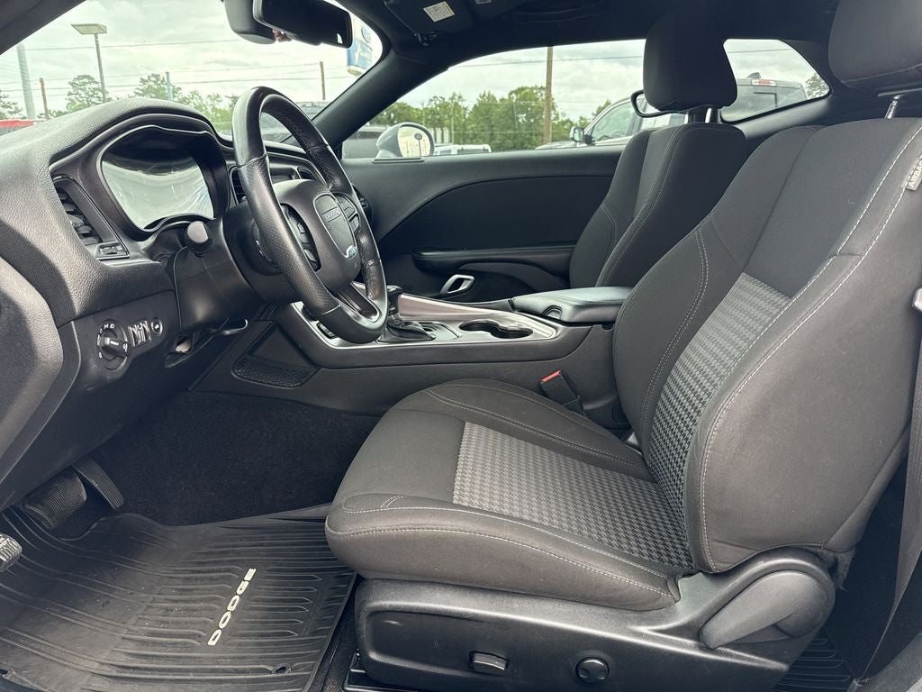 2022 Dodge Challenger SXT
