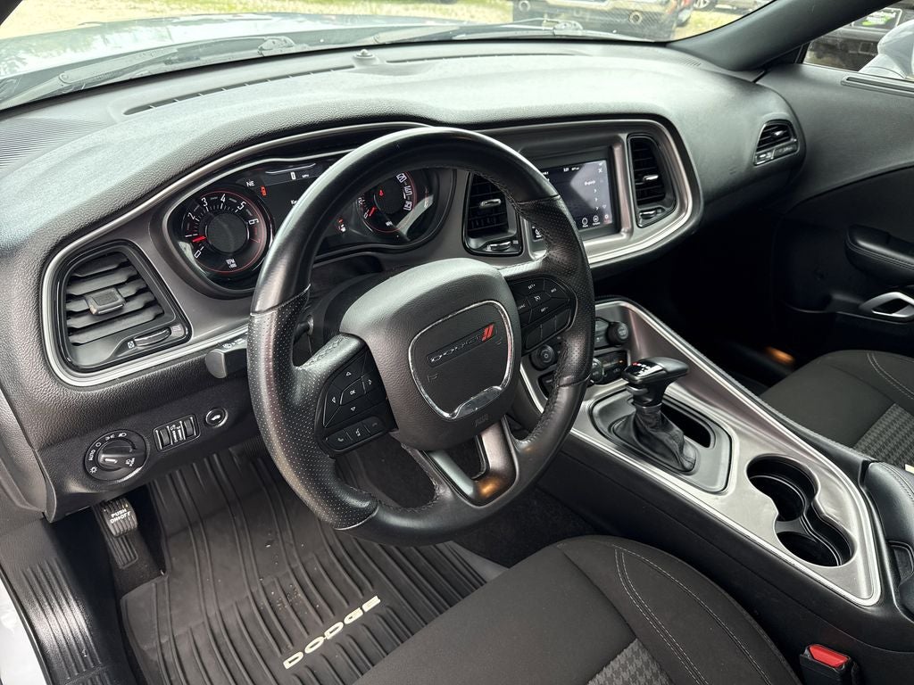 2022 Dodge Challenger SXT