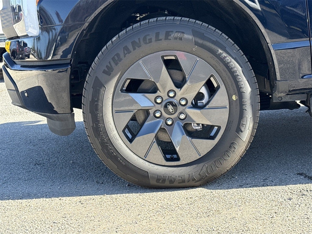 2025 Ford F-150 Lightning Flash™