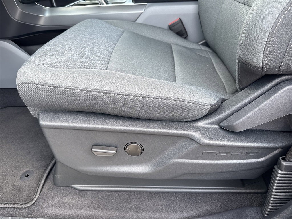 2025 Ford F-150 Lightning XLT