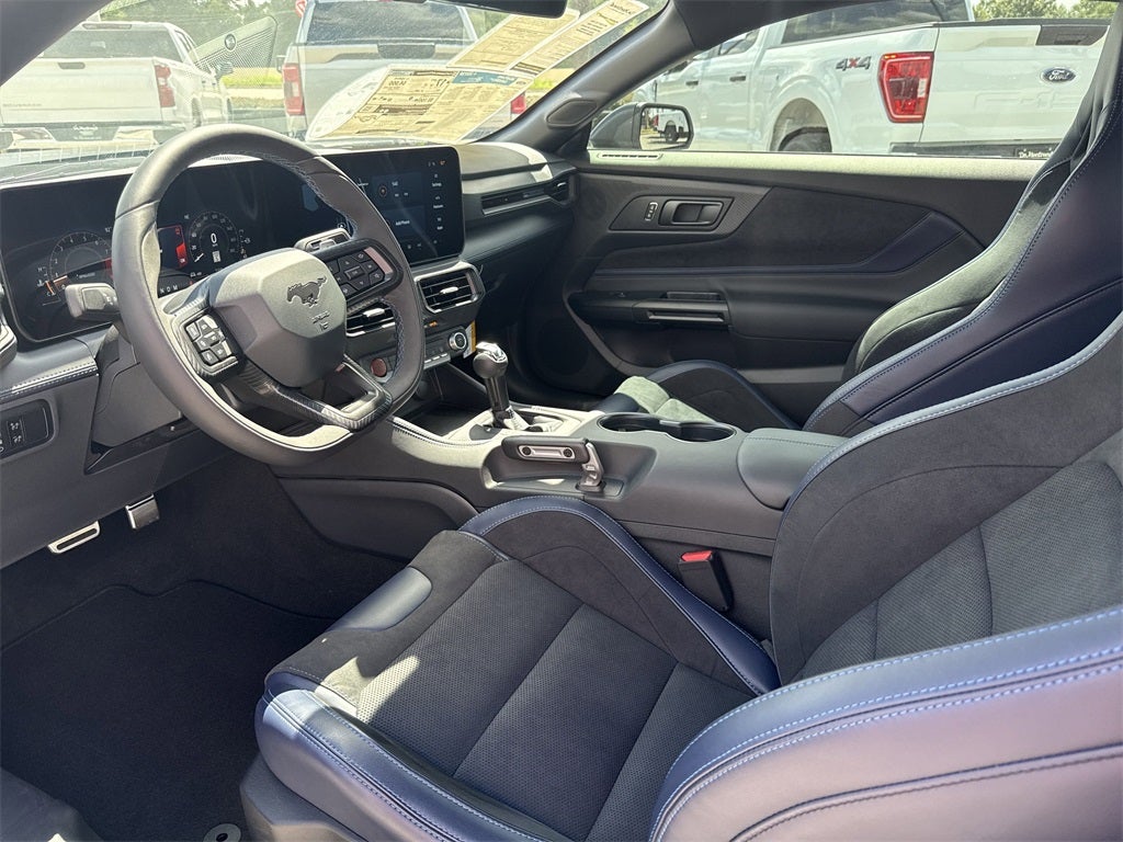 2025 Ford Mustang Dark Horse