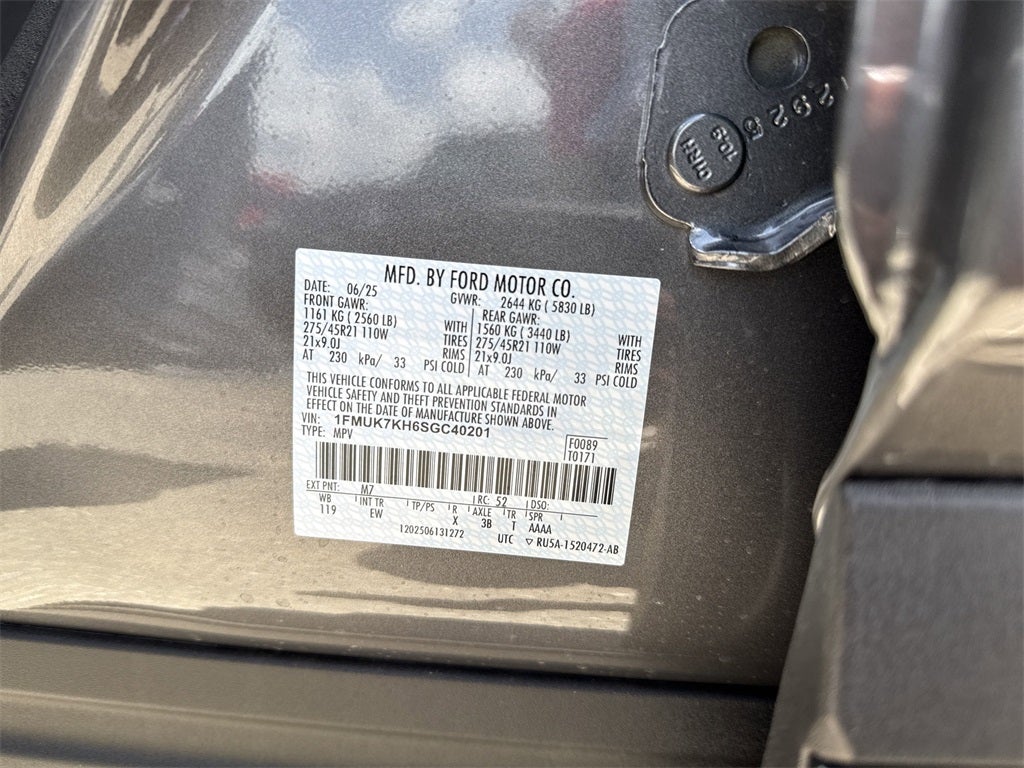 2025 Ford Explorer ST-Line