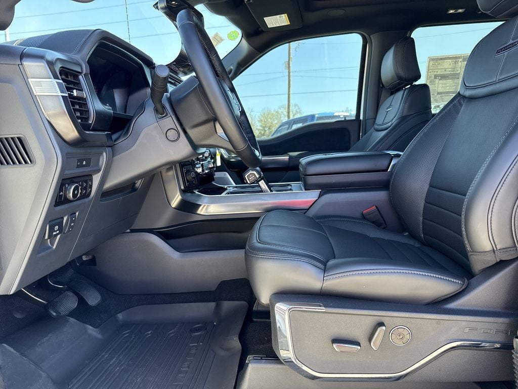 2025 Ford F-150 Platinum