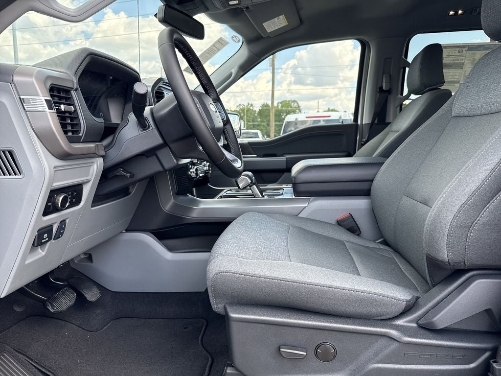 2025 Ford F-150 Lightning XLT